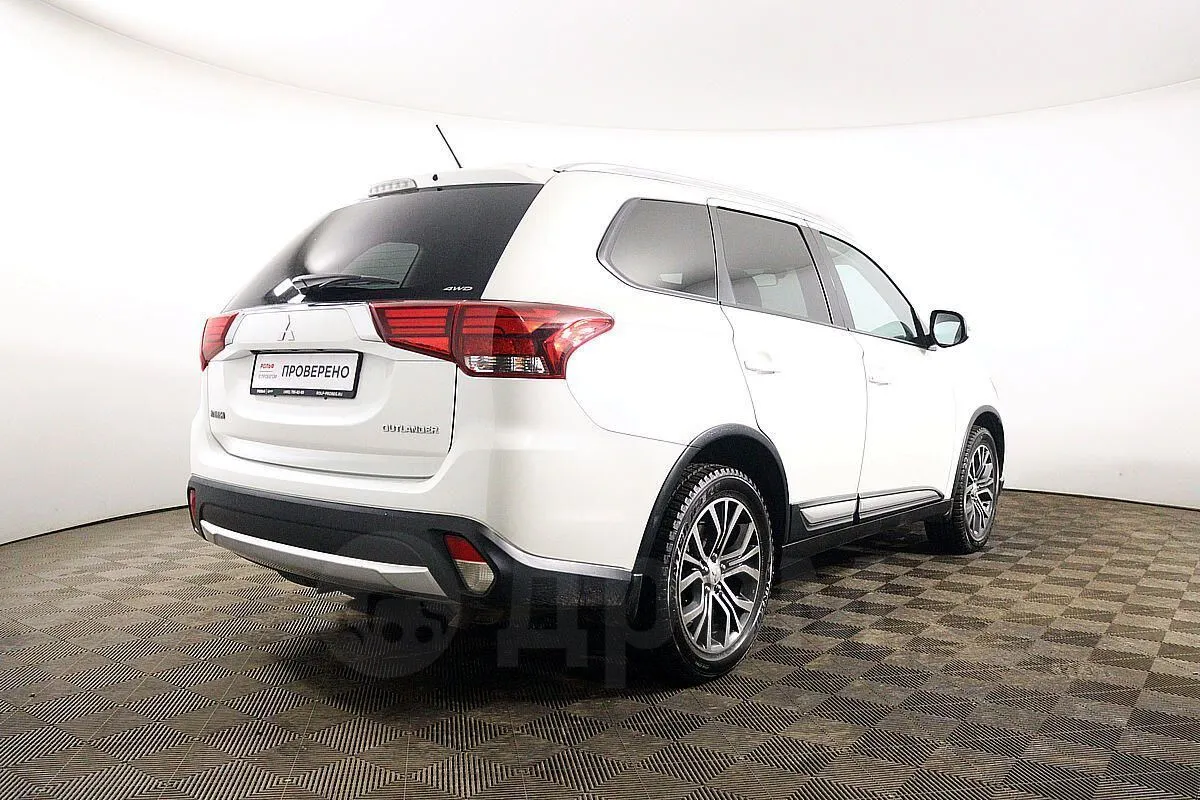 Mitsubishi Outlander Image 5